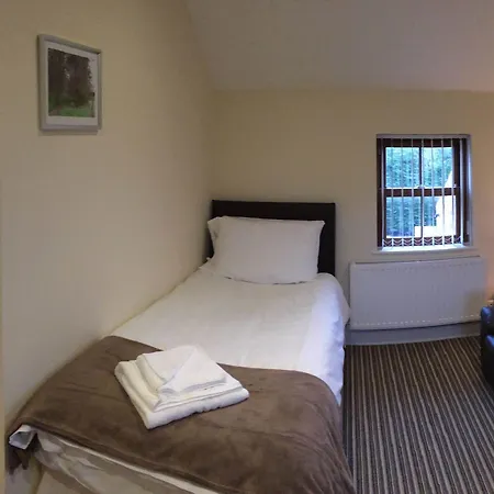 The Courtyard 3*